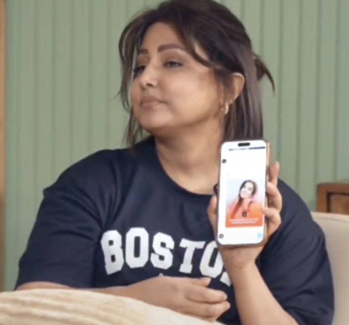 beingrachit_'s tweet photo. Queen Hina khan’s daily schedule:
Wake up.
obsess over shilpa shinde
take the moral high ground on shilpa’s outside kaands 
still be salty on losing bb11 to shilpa 9 years ago
keep quiet on everything else wrong in india.
Sleep. https://t.co/drGCQOXXc1
