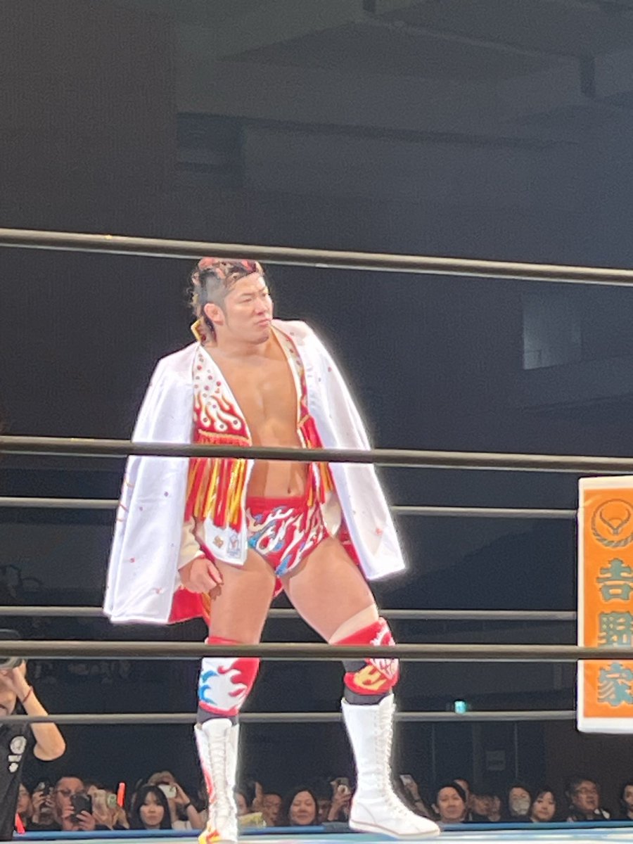 09moco09's tweet photo. 久しぶりのプロレス最高ー

#G1CLIMAX36 https://t.co/oWKJE9pefY