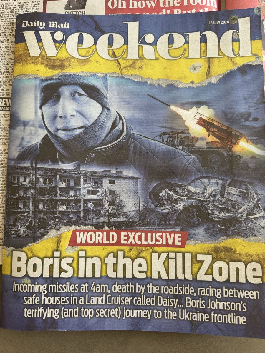 AldoSterone111's tweet photo. La Russie a tellement faibli que la ligne de front est ouverte aux safaris. Boris Johnson, l’ex-premier ministre britannique, est parti s’amuser et raconte son aventure dans le magazine télé du week-end. https://t.co/mM7Vdh7JNq