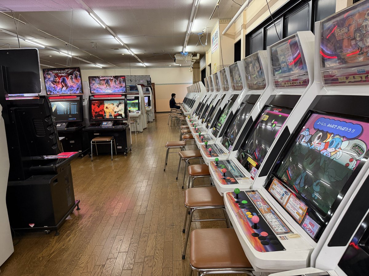 kkk_zara's tweet photo. 最近都内じゃあまり見なくなったけどやっぱゲーセンてこうだよなぁ https://t.co/NOsfl6IFtK
