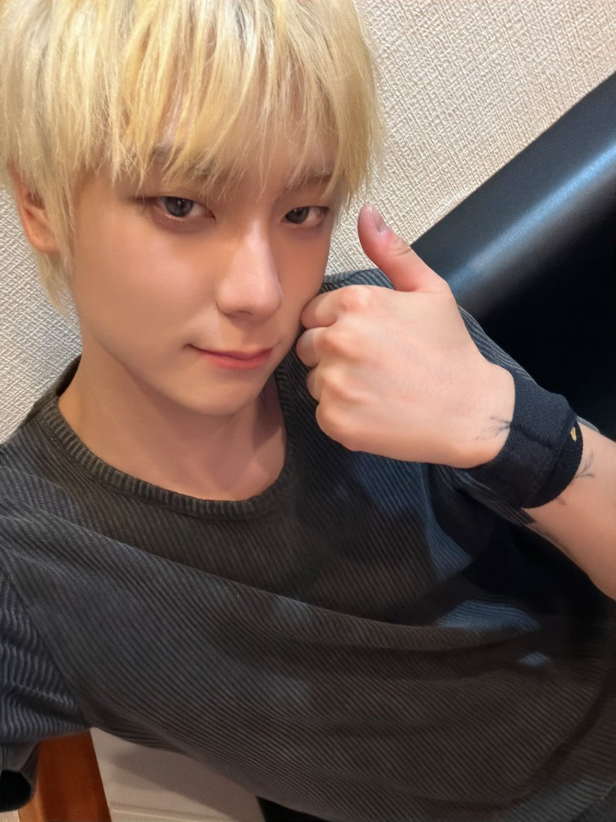 OX] 暑い夏、みんなファイティン ! 💙🌙 #OMEGA_X #오메가엑스 #オメガ