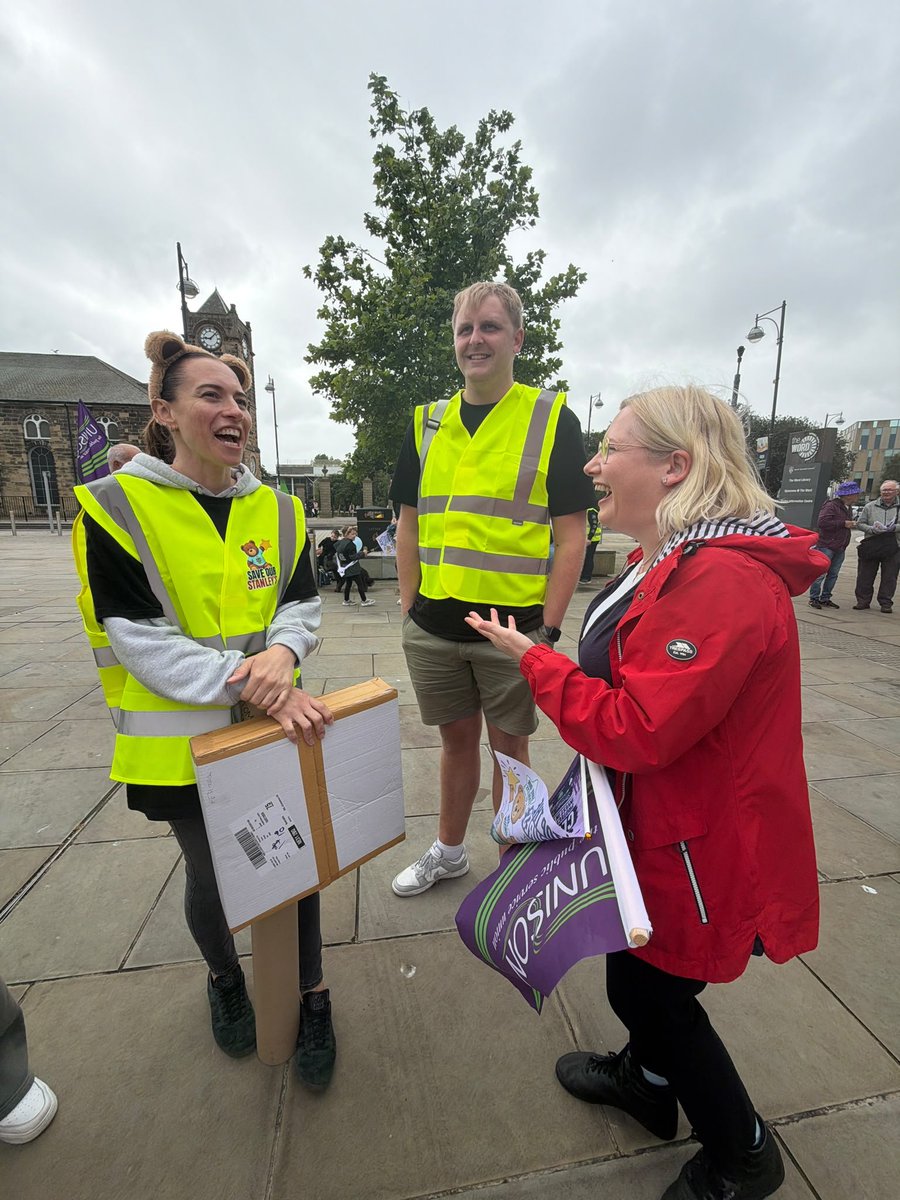 EmmaLewell's tweet photo. A powerful and emotional morning at the Stanley’s Stomp. Hope the Council heard us loud &amp; clear. Save Our Stanley's 📣🧸🤝 https://t.co/fM2K7DXeqV
