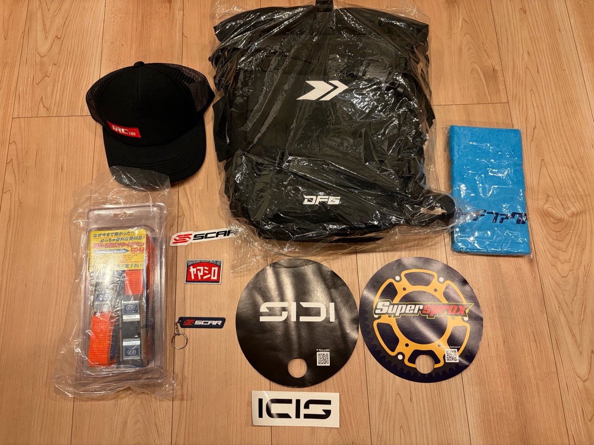 aoihexa2's tweet photo. #webikeオフロード祭り
#webike
#ダートフリーク
#IRC
#arai
#ヤマシロ
#sidi
#オフロードファクトリー
#scar
#ethos
#mitas
ウェビツックマツリのクイズで沢山景品いただきました、運営様、協賛企業様ありがとうございます。
コースも楽しめました!
ヘルプもいただき感謝! https://t.co/68meNAuPkR