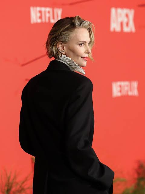 Charlize_ON tweet picture