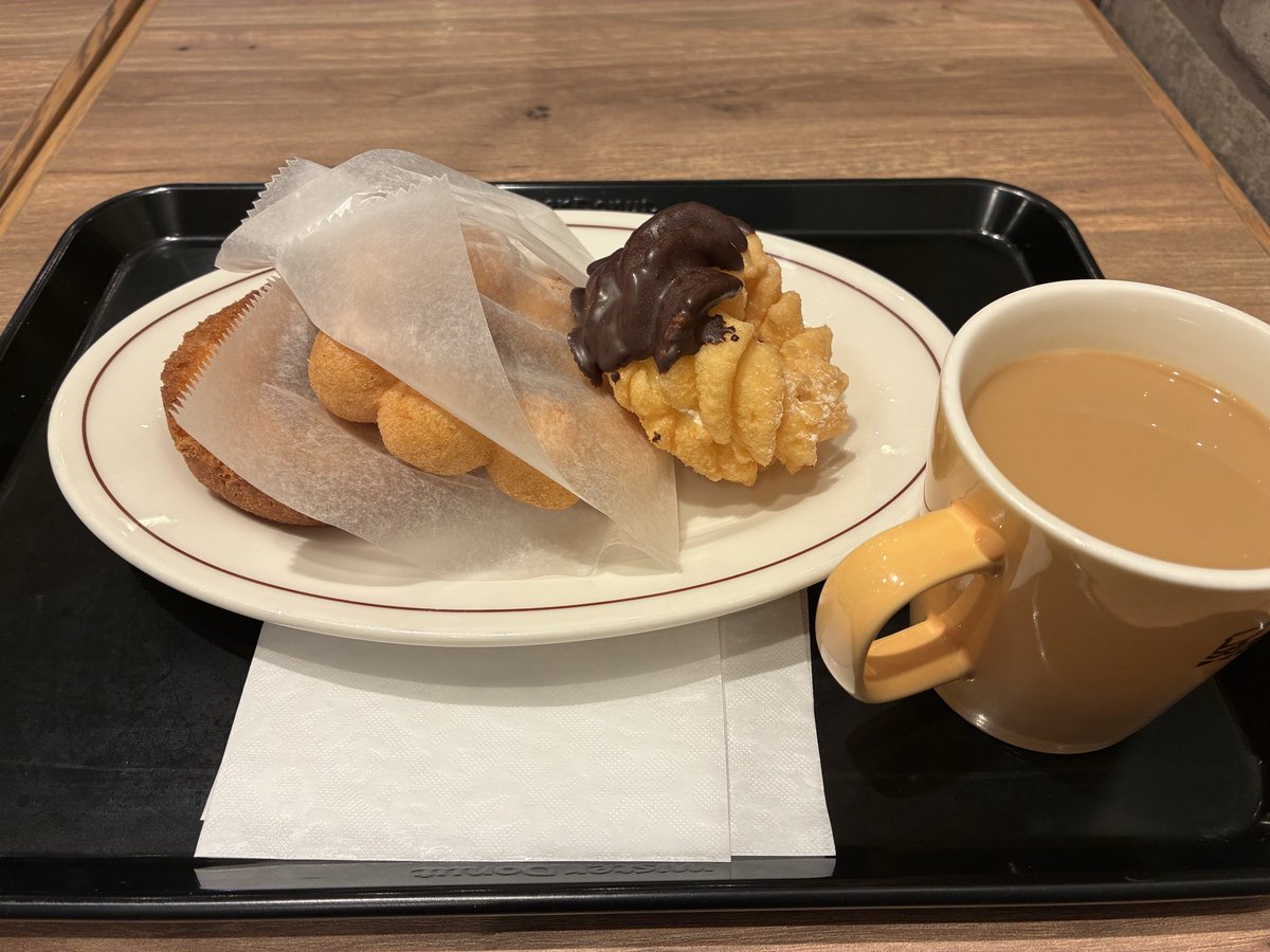 ud73007577's tweet photo. 晩ご飯がドーナツのおじさん https://t.co/Fo3f8Mh1if