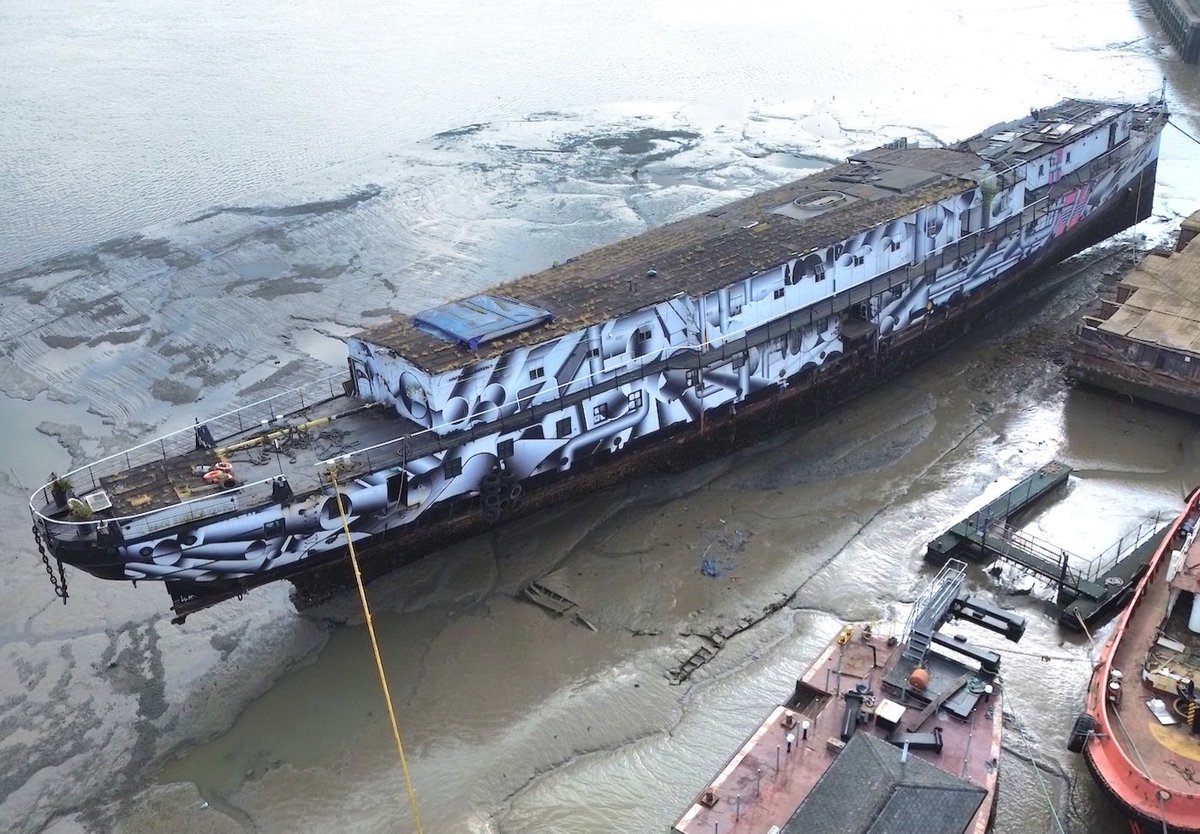 liquid_highway1's tweet photo. HMS President at Erith today - the first time her hull below the waterline has been seen in years

Photos by Krispen https://t.co/ZFlX9J2MuM
