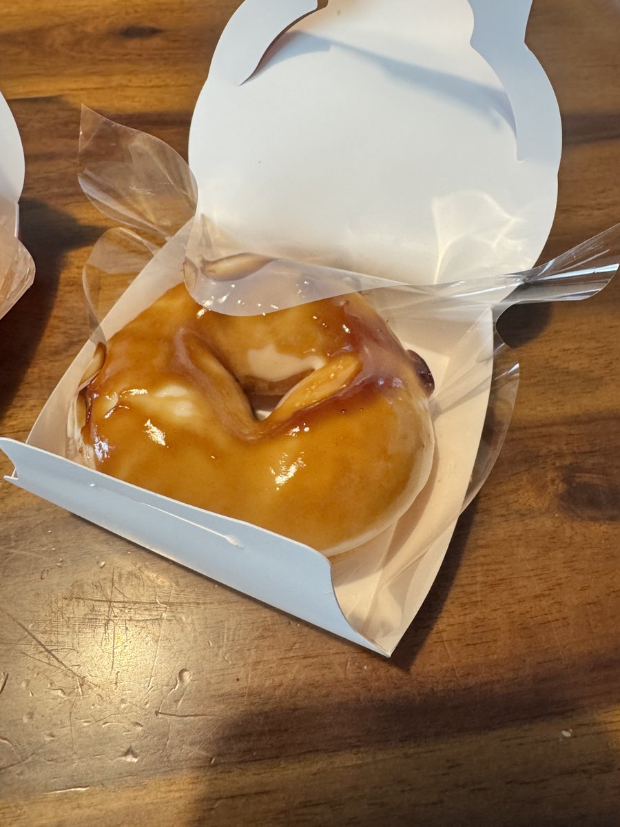 wmstunt's tweet photo. おやつにもっちゅりん食べた٩(ˊᗜˋ*)و ジェネリックもっちゅりんも中々だったが、本家は違いますな(・∀・)ｳﾏｰ https://t.co/wn7BFjQh72