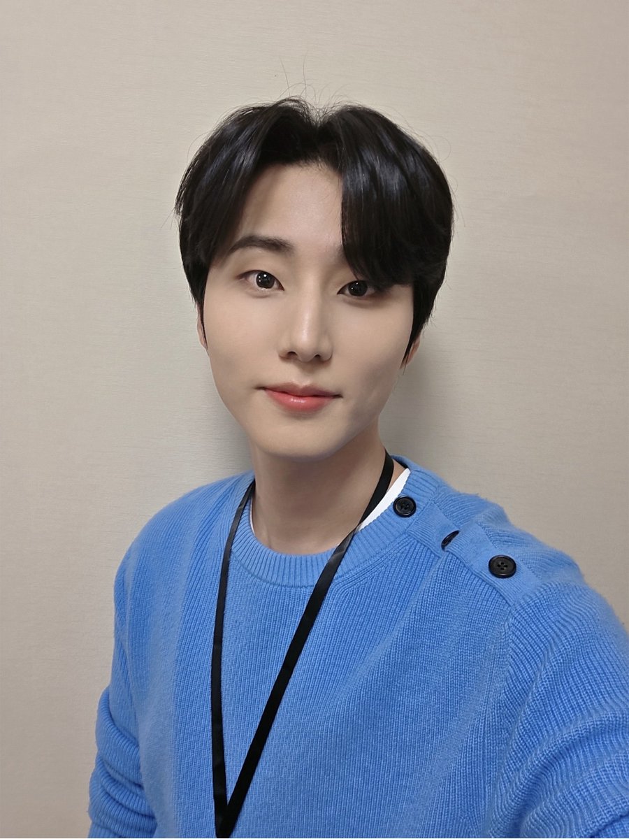 day6official's tweet photo. [ #DAY6_BEHIND ]

My Day…
나 너 사랑해…🥺

#DAY6 #데이식스
#YoungK #영케이
#tvN #놀라운토요일 https://t.co/qm8nL8zEwM