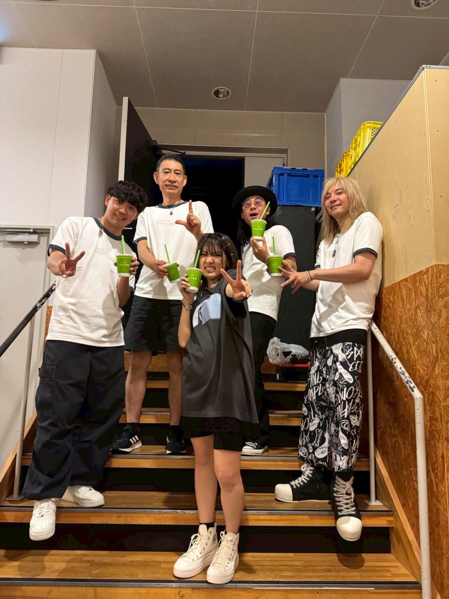 junnarockyou's tweet photo. #Junna_ハローグッバイツアー 仙台公演、ありがとうございました🔥

今日もアチかった〜〜〜〜〜
今日の私のありったけをぶつけた時間。

あなたがいなかったら、今日の歌は歌えなかったよ！今日だけの歌を受け取ってくれてありがとう！

仙台、また会おうねっ
フラスタもありがとう❤︎ https://t.co/jcjiwGVVGu