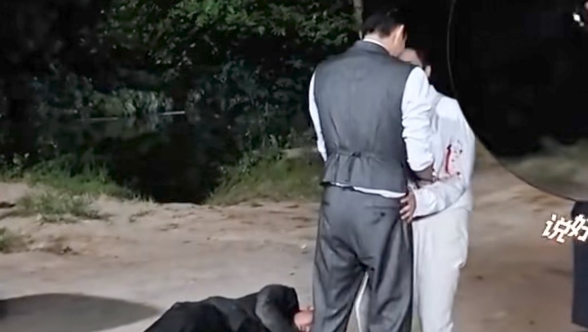 JinkookJk1's tweet photo. Not all the directors & cast members are shipped them so hard they can't keep the composer & end up either flirting or blushing 😫
#casesbetweenus https://t.co/vnrxIqhE0T
