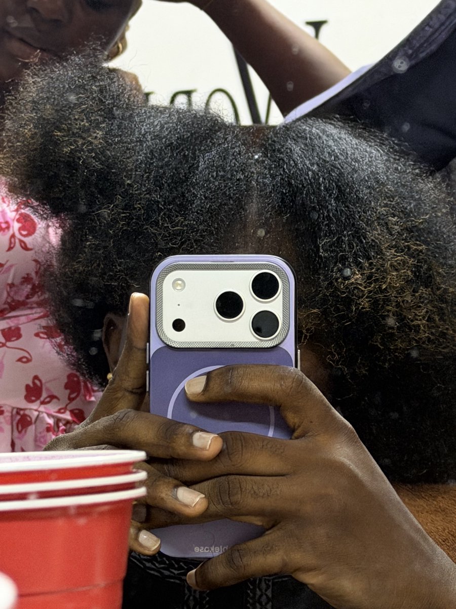 MkoTheComedian's tweet photo. 💇 https://t.co/PHGhc6MLHd