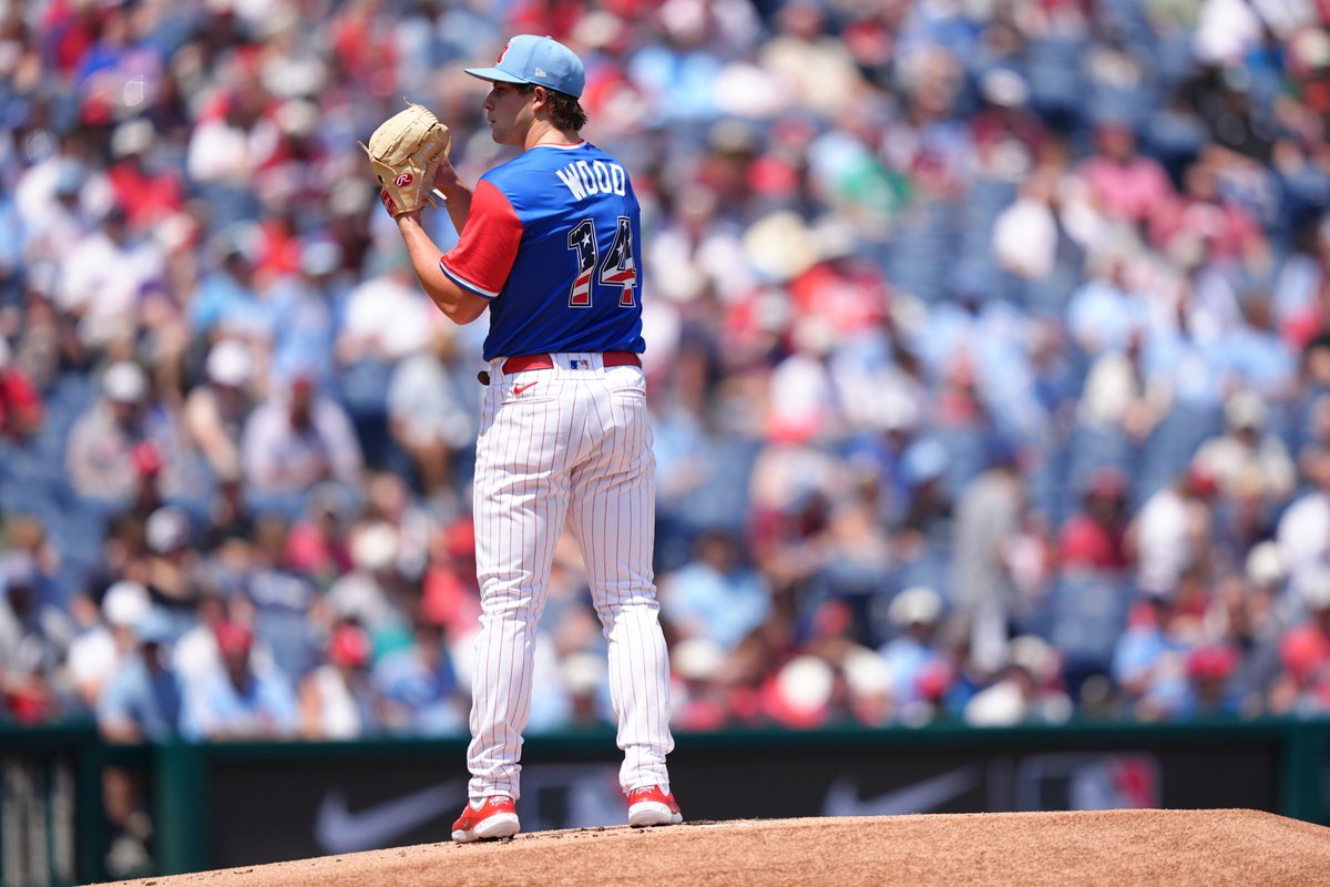MLB Trade Rumors: The #Phillies are looking to trade for relief pitching, but could some bullpen help come from their own farm system?
htt