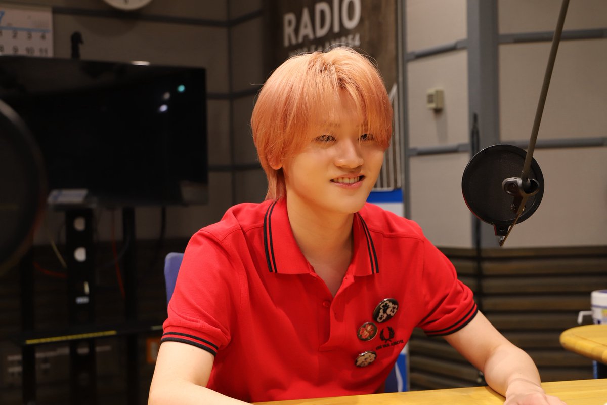 radio_talkabout's tweet photo. #トークアバウト 生放送中.ᐟ.ᐟ

🔊お風呂での大熱唱🎤
　シャワー中&amp;入浴中も一人ライブ開催！！

KAIRYU
「俺も昨日家で
　#真夏の果実 いっぱい歌った」

#ヤバイTシャツ屋さん 
https://t.co/HY55vrNJV3 https://t.co/w9i0SpXywX