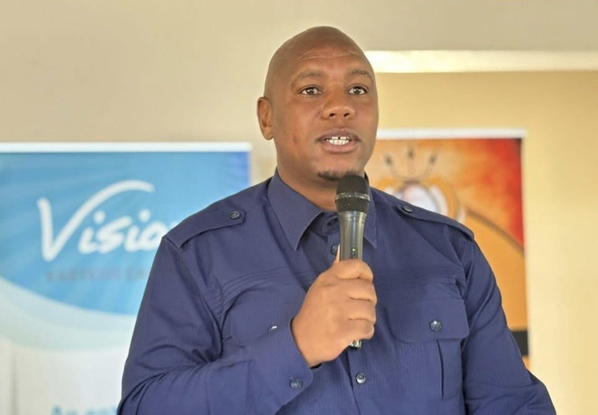 ChrisExcel102's tweet photo. My hate is patient for this ANC fraud for the damage he’s done in Sterkspruit and Senqu Municipalty 

I will be there no matter what 😭😭😭 https://t.co/fzIyGRMqe3