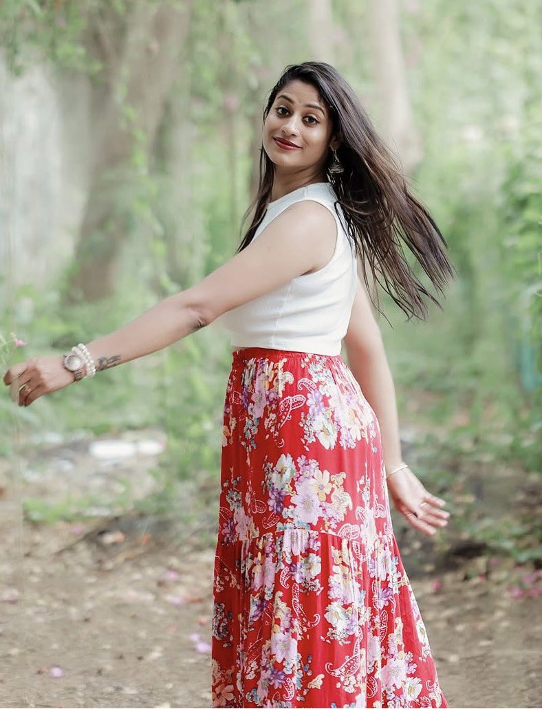 KollyHeart's tweet photo. #Vishali 🎯
Multitalented Hottie 🥵❤️🔥 https://t.co/r5mrbYUXk9