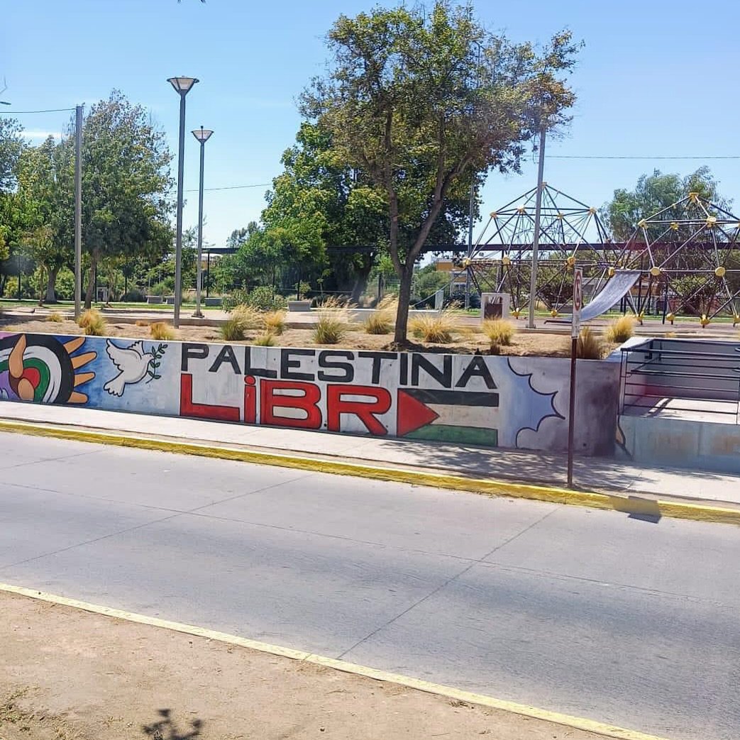OnlinePalEng's tweet photo. 📍Seen in Santiago, Chile https://t.co/6xeTiJ24j4