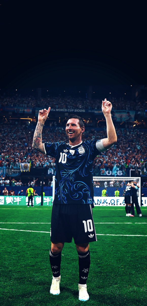 t__77l's tweet photo. 4k Messi🐐💙🥶

#FIFAWorldC || #wallpapers 
|| #Messi || #خلفيات || #الارجنتين https://t.co/2OUtKerQbV