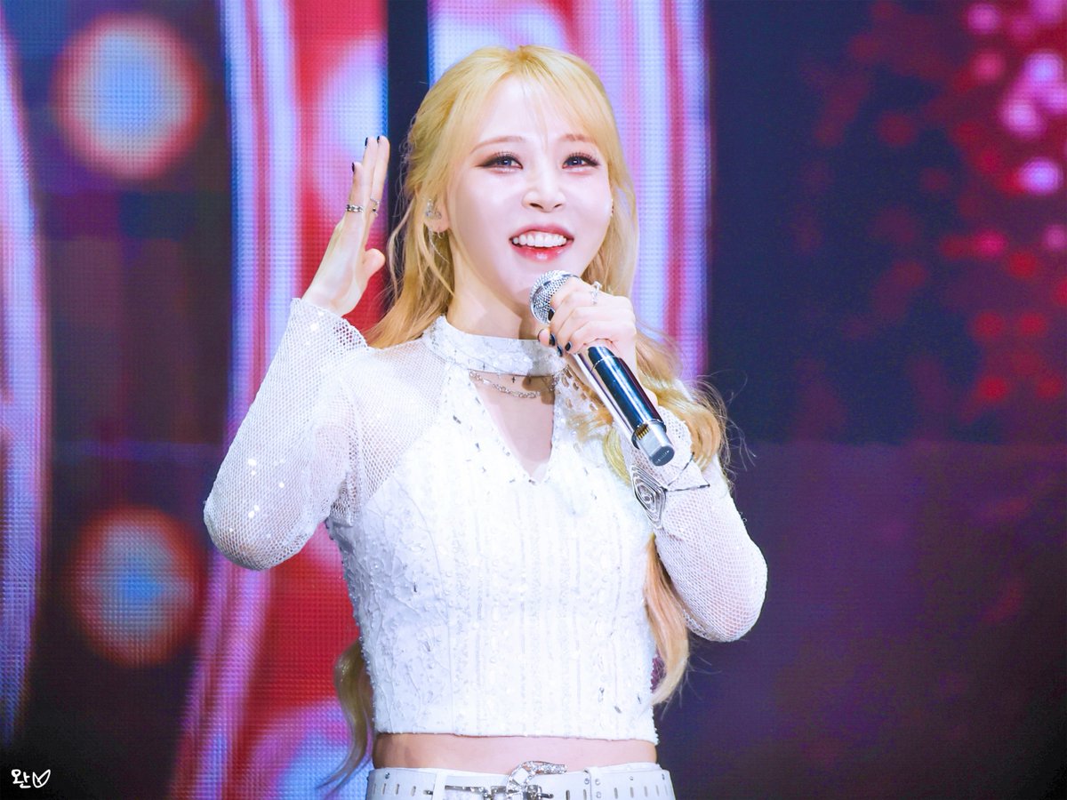 dhksrbsdk's tweet photo. 2026.06.21 MAMAMOO WORD TOUR [4WARD] DAY3

공쥬님🐹🥹

#마마무 #MAMAMOO #4WARD
#문별 #MoonByul #ムンビョル #玟星 https://t.co/fqmGxVcvO7