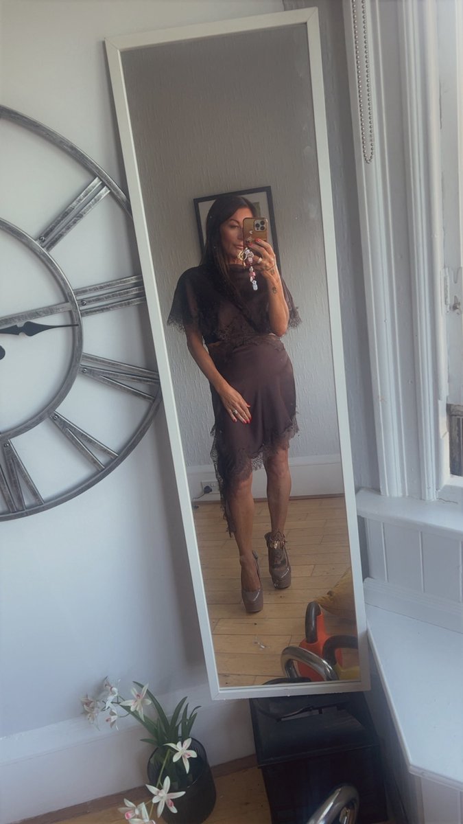 weenightmare's tweet photo. Off to my pals 40th! Happy Saturday 💙💙 https://t.co/n0IoJM1pBU