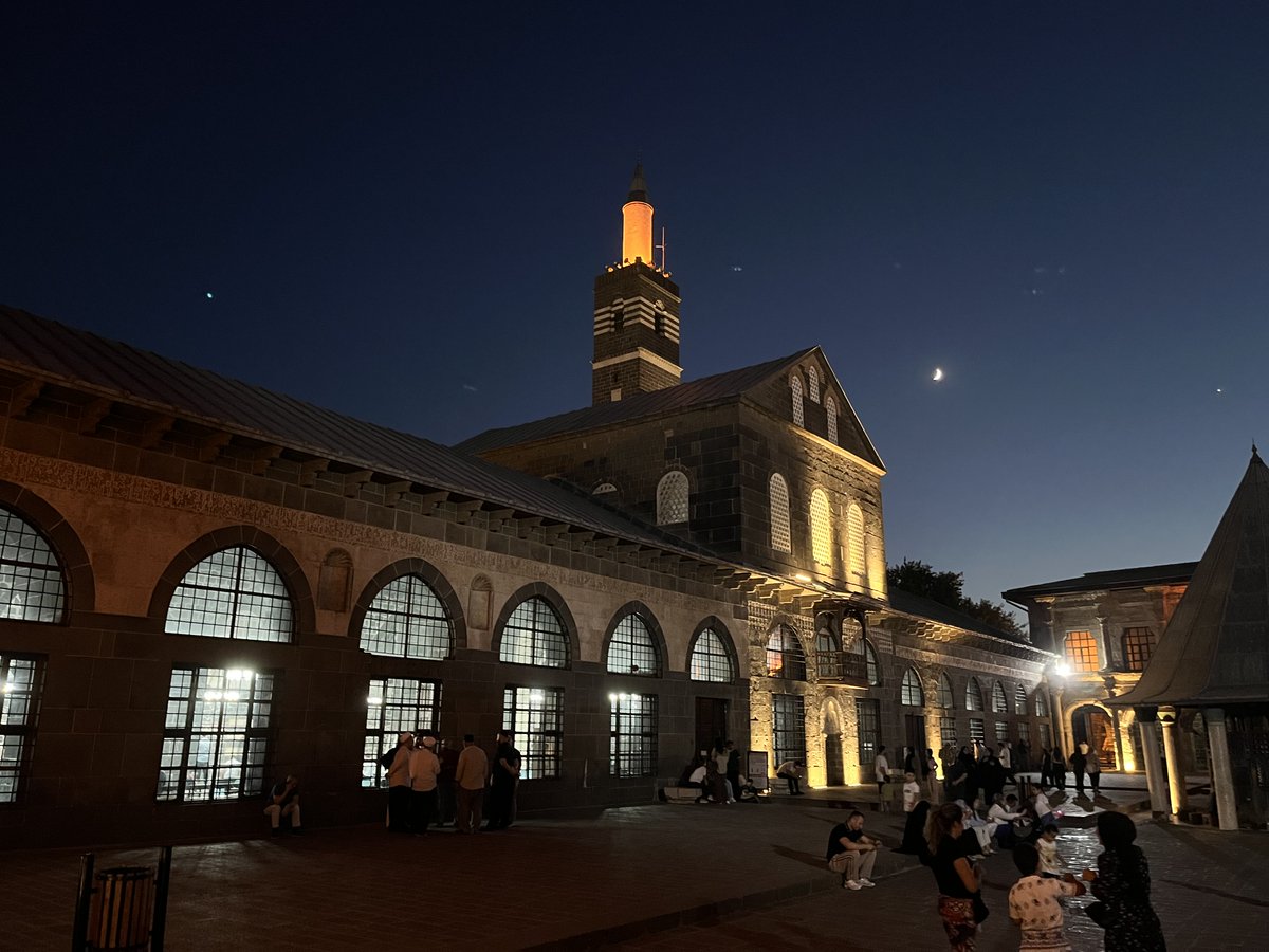 opagusdt's tweet photo. Mekke
Medine 
Kudüs 
Sivas
Diyarbakır ulu cami https://t.co/ZfqUJiiVNa
