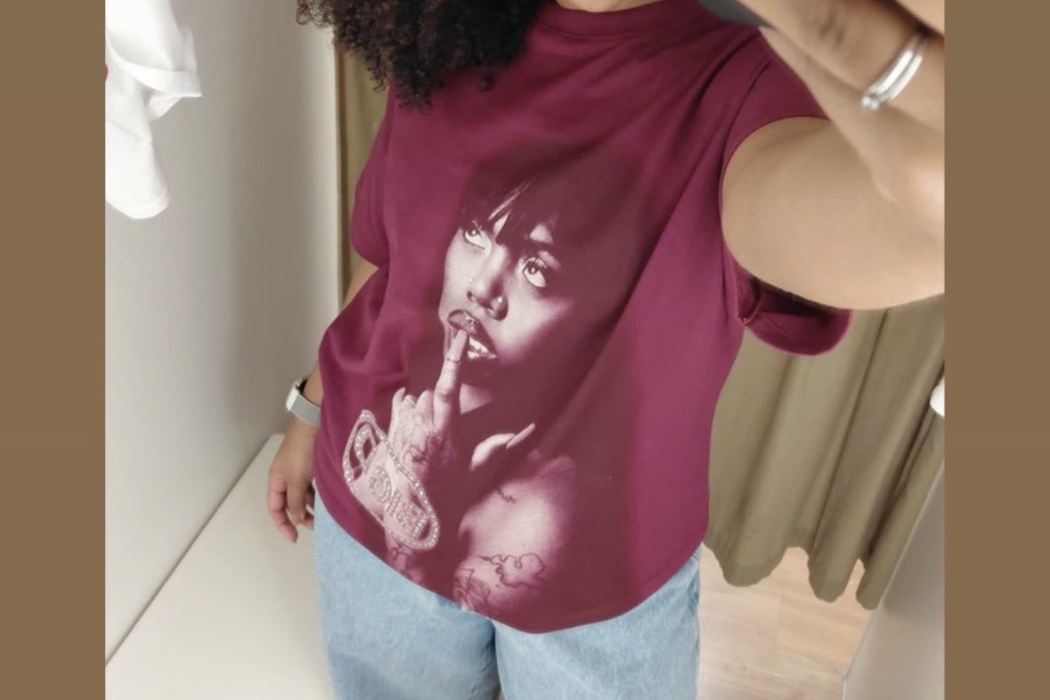 lalamlara's tweet photo. Vou fazer uma mini festa de aniversário só para ganhar essa blusa belíssima da duquesa com a renner https://t.co/2Vt9yMFdLC