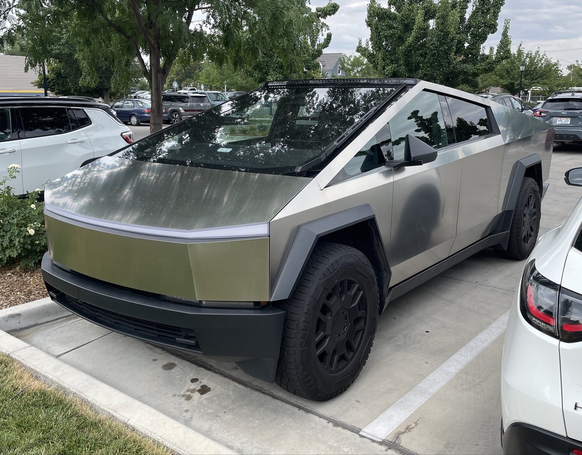 DeathReviews's tweet photo. It’s the Pretentious-Mobile! https://t.co/7Yoq4Qh3v1
