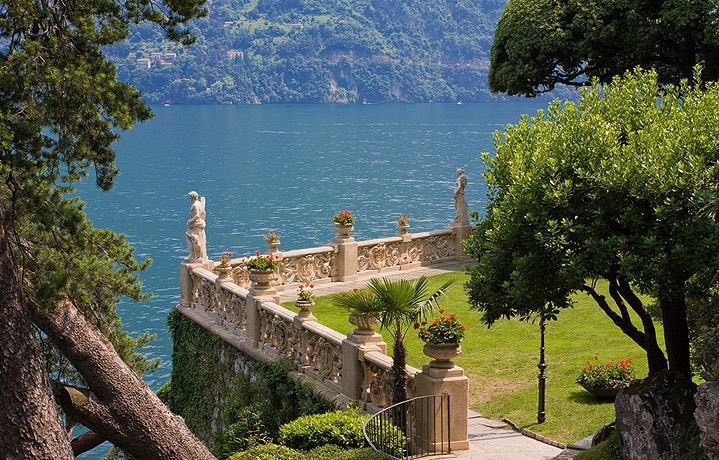 bloomele_'s tweet photo. lake como Italy https://t.co/ijDDRSNoZx