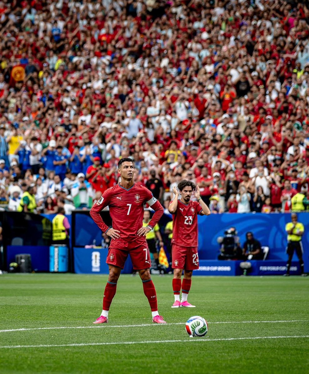 CRonaldoNews's tweet photo. ⚽️🔥🇵🇹 https://t.co/4vAq77bztB