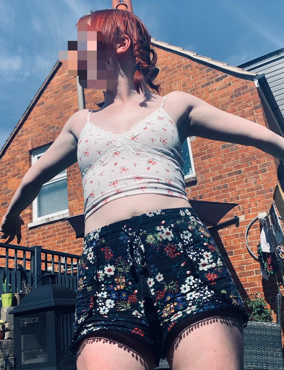 IntrovertsNerdy's tweet photo. So I’m fuckable right? https://t.co/MdtsqLiE86