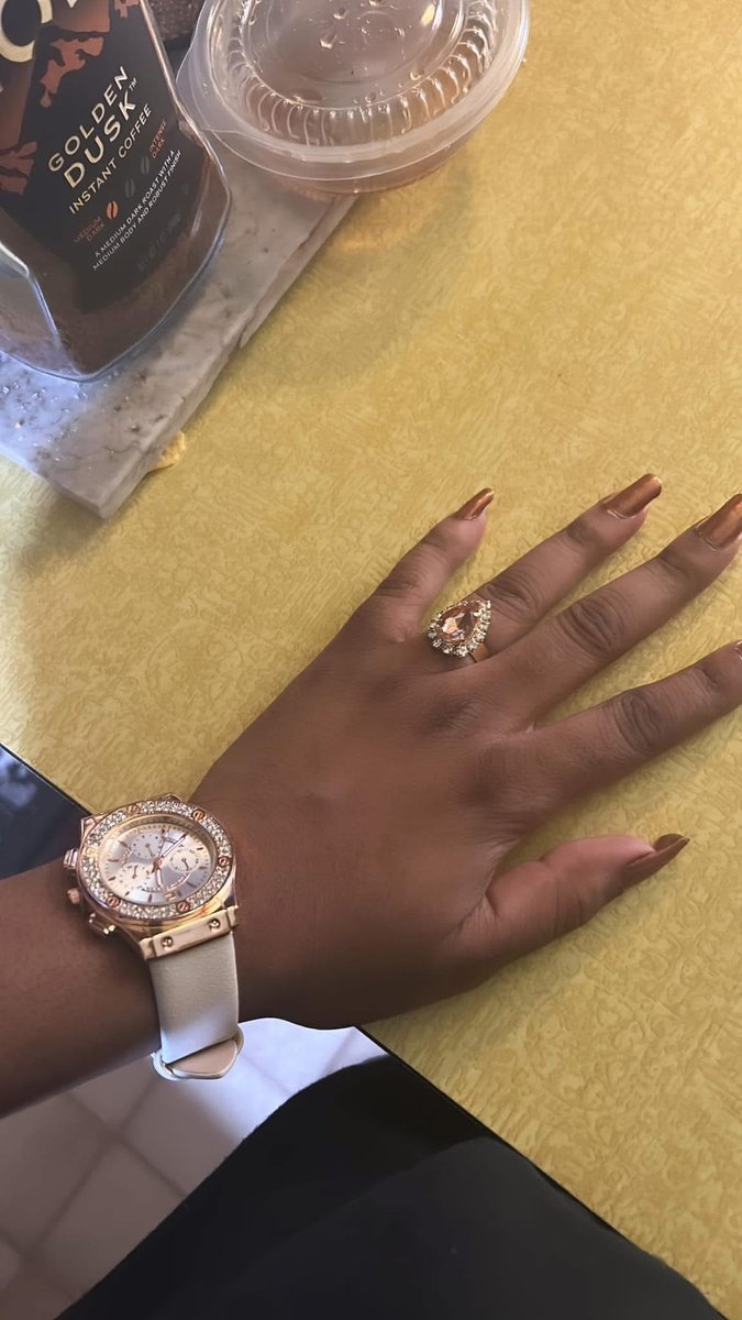 dimpsopretty's tweet photo. https://t.co/Uywlb2e3nx
 Who wants to pay for my manicure today 🥰❤️ https://t.co/P4YpmdKVaj