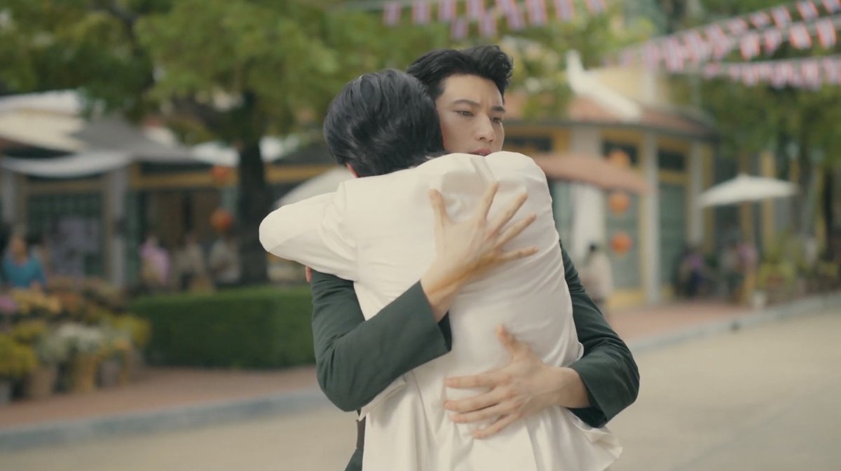 ArunRungTH's tweet photo. ใจเย็นนะพ่อ  กอดกันกลางพระนคร !!!

THE EDGE OF HORIZON EP5

#อรุณรุ่งEP5 https://t.co/BleQG4eEGI