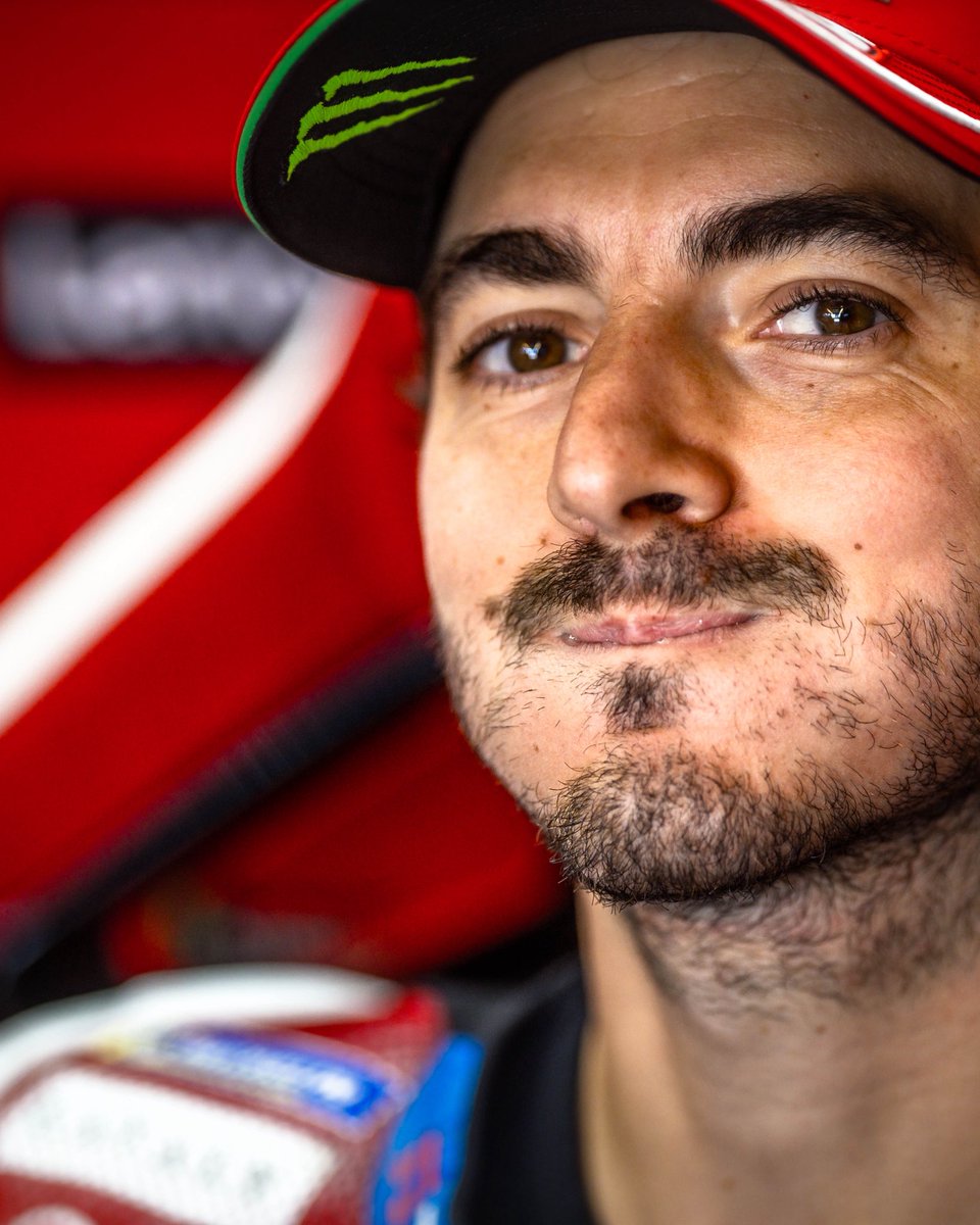 ducaticorse's tweet photo. 📸😂 @PeccoBagnaia’s camera roll 

#ForzaDucati #DucatiLenovoTeam https://t.co/65Y6nlExBA