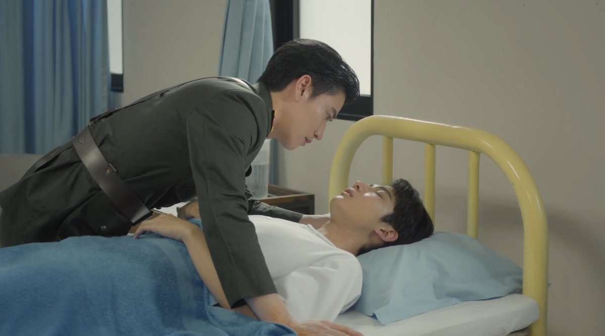 ArunRungTH's tweet photo. ไอ่ภพของฝ่าบาทอยู่ที่นี่แล้ว 
และมันจะไม่จากไหนอีก

THE EDGE OF HORIZON EP5

#อรุณรุ่งEP5 https://t.co/VXeIp8p2gh