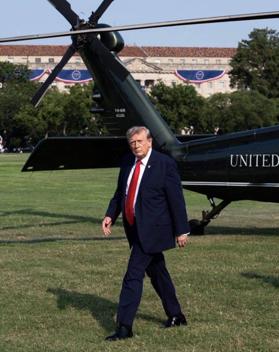 az__GZ5pp's tweet photo. I STAND WITH PRESIDENT DONALD J. TRUMP https://t.co/lbqaaAyq96