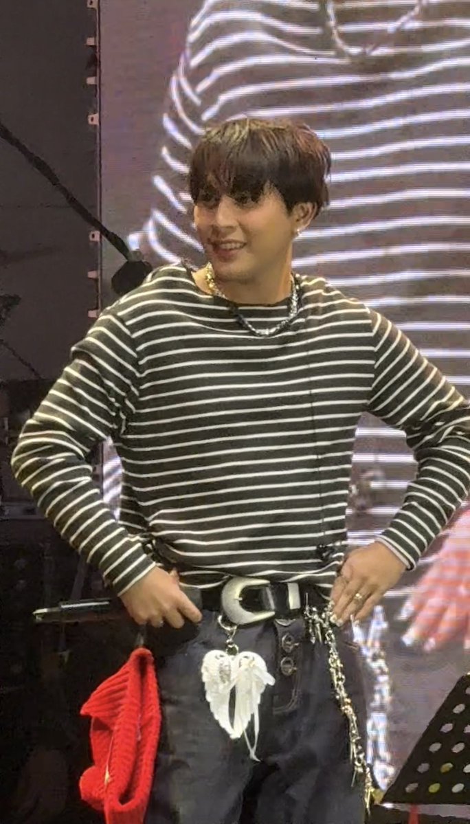 xaechanx's tweet photo. HAHSHDGGAHAHAAH may belt na si Maki 🤣🤣 https://t.co/aFBsG6N0gc