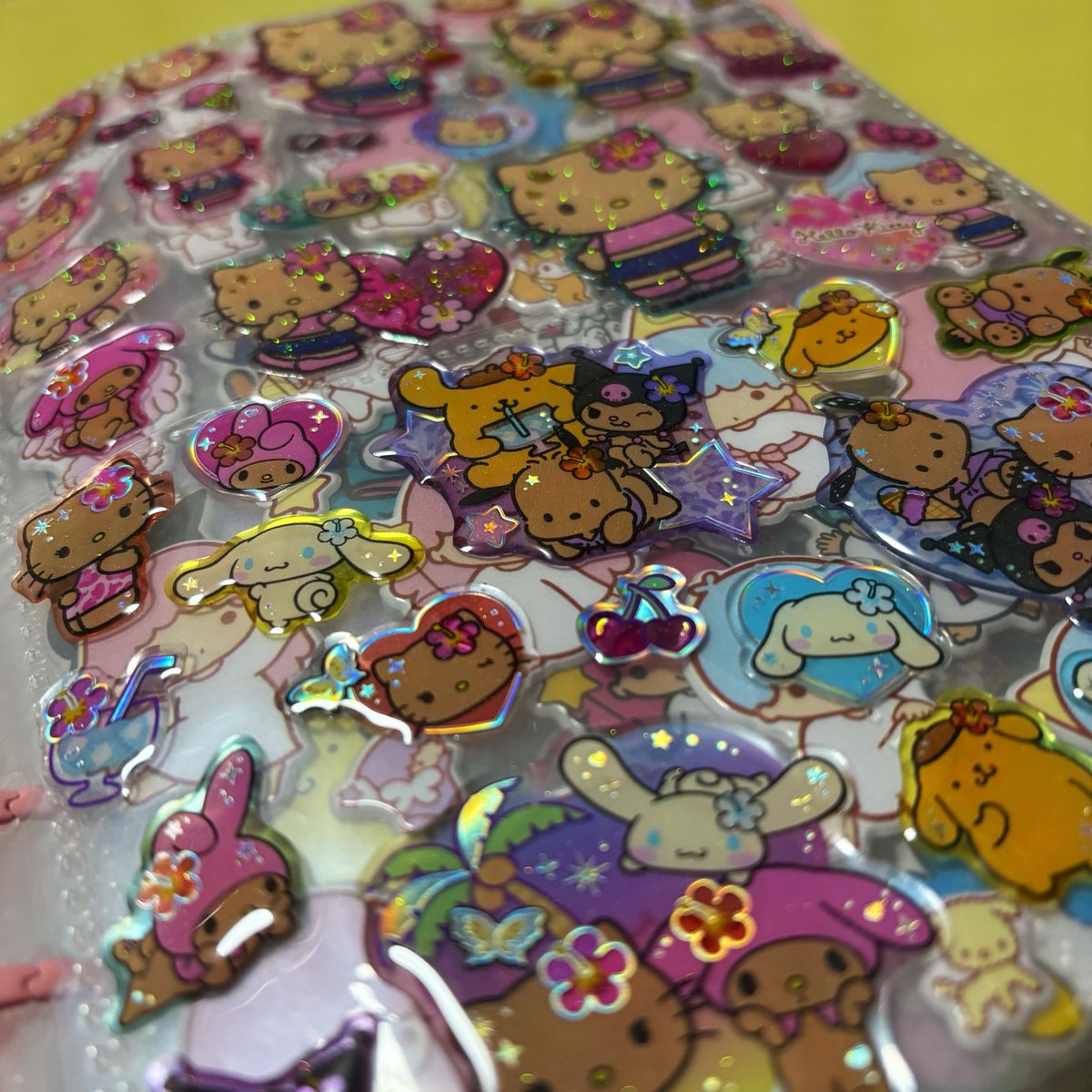 kno2982's tweet photo. ペタペタ貼り続けたシール帳も三冊目。
子供たちしか交換する相手おらんけど🤣🤣
シル友ほしいよ〜大人とシール交換したい🥹💕 https://t.co/0XxRi7GvjV