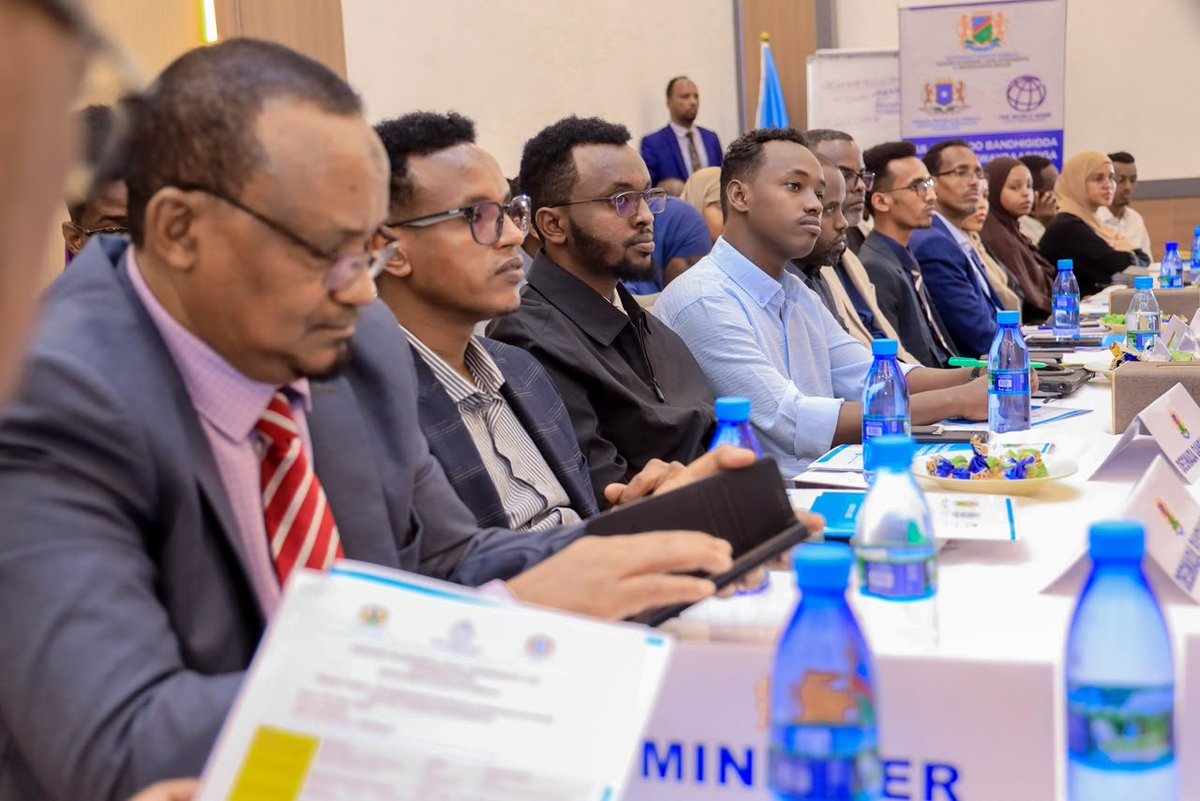 SONNALIVE's tweet photo. The Director General of the Ministry of Interior, Mr. Abdulkadir Elmi, visited Baidoa to advance the regional Bulsho Project and inspect NIRA public registration services, promoting sustainable development and efficient service delivery. #Somalia #Baidoa #SONNA @MoIFARSomalia @NIRA_Somalia