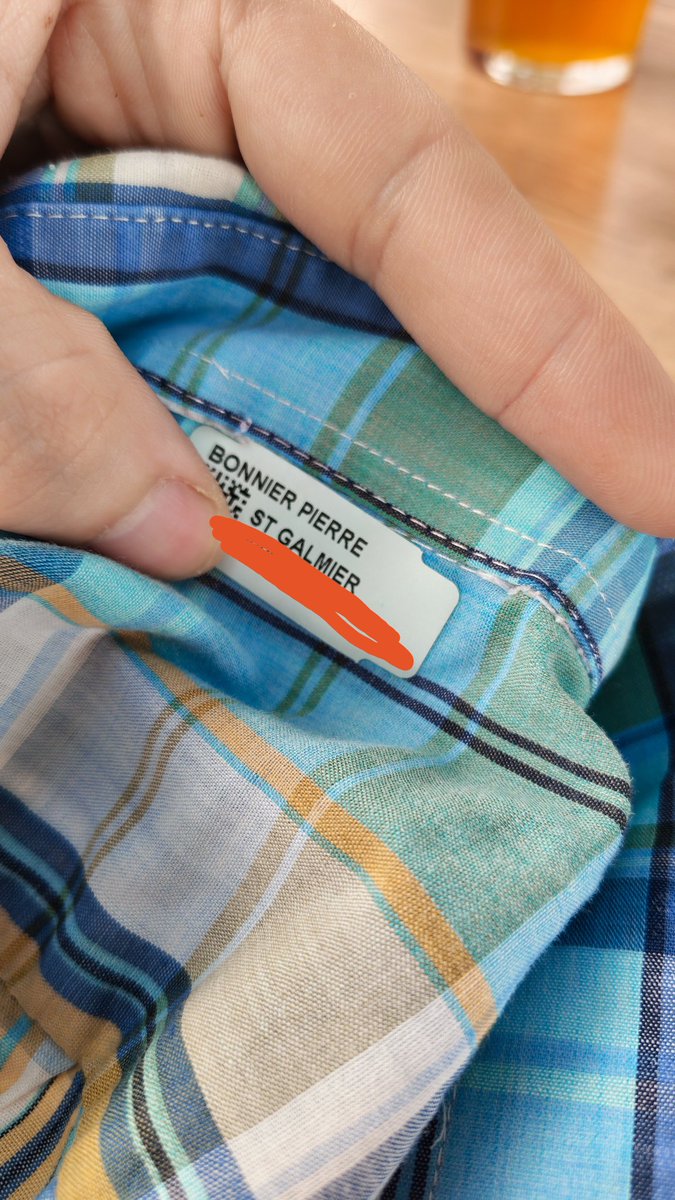 billybanane_'s tweet photo. J'ai commandé un lot sur vinted et on m'a ajouter cette chemise que j'ai retrouvée sur un autre post de la personne. Je sais pas quoi faire de cette investigation https://t.co/R2eZ0NaymJ