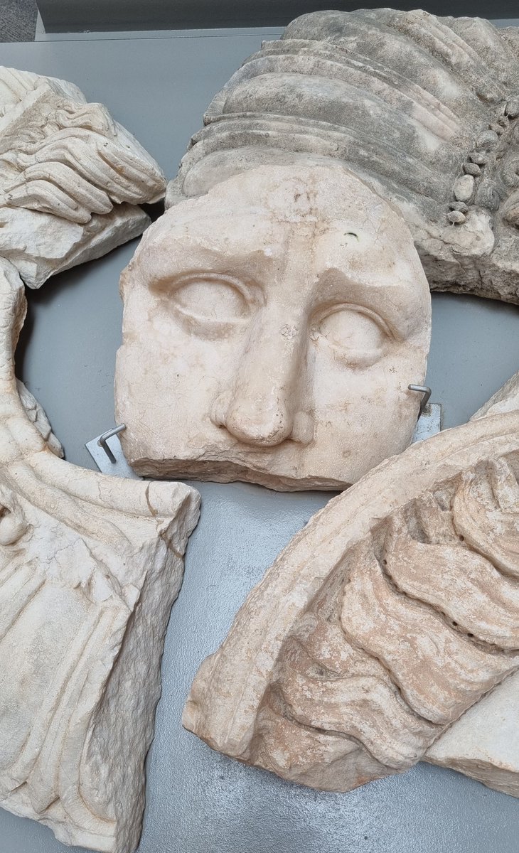 Anita_Woolf's tweet photo. "Los hombres tienen contados sus días; todo cuánto hacen no es más que viento." Poema de Gilgamesh  (2500-2000 a. C.) https://t.co/tN7LUwNnHz