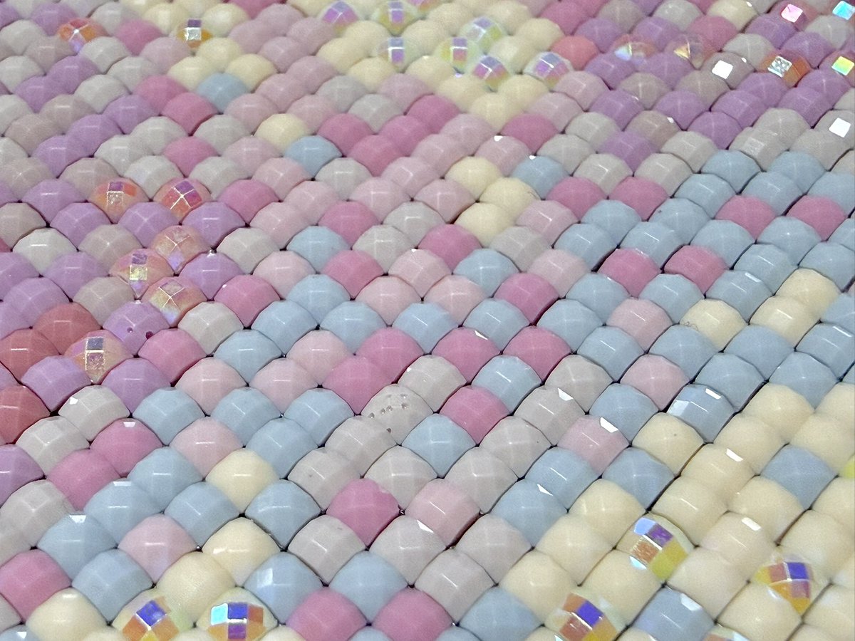 Hanaka_Gallery's tweet photo. 進捗！

ぼちぼち私の周りでも夏祭りの気配が
祭りの空気を感じたい反面！
熱くて出たくない気持ちが無きにしもあらず
悩ましい

#ダイヤモンドアート
#diamondpainting https://t.co/pxNyHYocZG