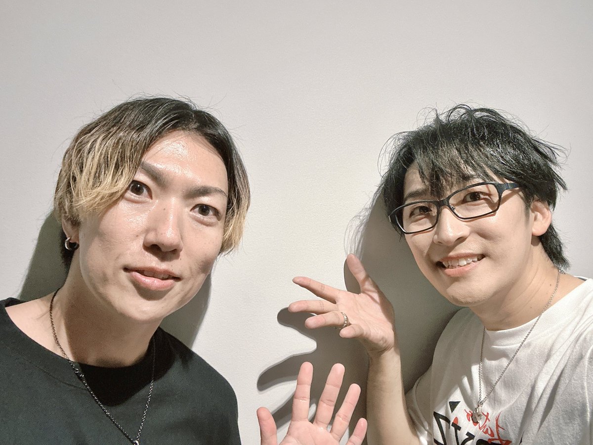 Terashima_dayo's tweet photo. 楽しかった…SideMメンバー…ホントにアホだったな…（笑）
いろんな方々と賑やかにお話できて嬉しかったです！

森久保さんとの親子コラボ！
緒方さんのステージ袖で一緒に歌った『残酷な天使のテーゼ』！
寺島のライブバンドのドラム、北村望くんと久々の再会！

嬉しい一日☺️

#Lantis 
#LantisDAYZ https://t.co/91aGPopvEi