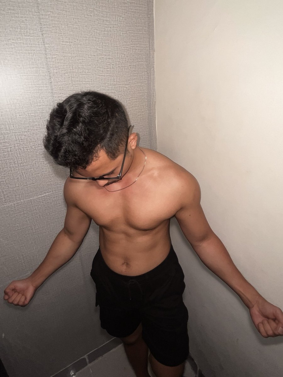 prwbesar's tweet photo. Gym archive dump https://t.co/gykUVdGSlU