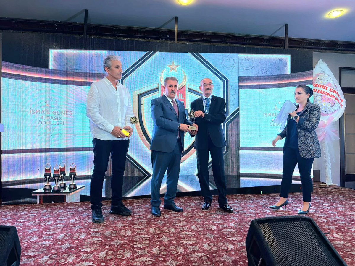 basinemekcileri's tweet photo. Basın Emekçileri Derneği, Başkanımız Tolga Özlü, Sözcümüz Emin Pazarcı ve Denetim kurulu başkanımiz Fazlı Şahanın 4. İsmail Güneş Basın Ödülleri’nde ödüle layık görülmesinden onur duyuyoruz. Mesleğe emek veren tüm basın mensuplarını kutluyor, ödül sahiplerini tebrik ediyoruz. https://t.co/2x1DBd3j7O