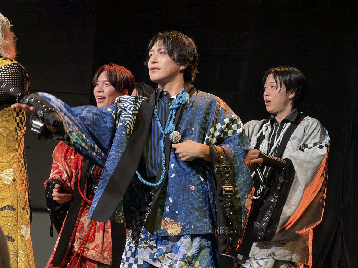 jinkubon's tweet photo. ツアーファイナル。

終わっちまった。ツアーが。
色んなとこ行けて楽しかった。
応援に来てくれてありがとう。
沢山のものをＳｕｇａｒからもらったよ。
幸せな時間でした！

次は東京に集合だ。
まずは9月6日！

 絶対来いよ！

 #甘党男子 https://t.co/0FTmokU6YI