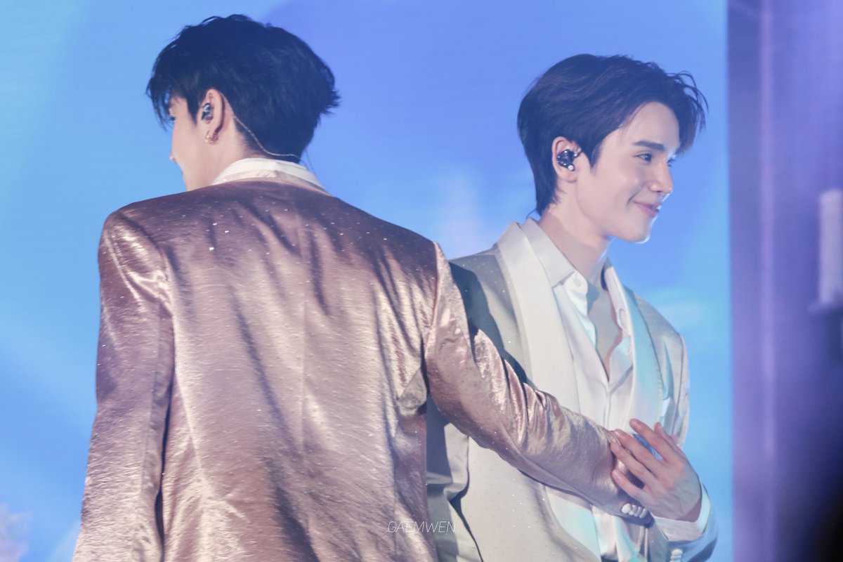 gaemwen_'s tweet photo. 260718 JimmySea DreamScape Fancon In Hong Kong

🔦

DREAMSCAPE FOREVER X JIMMYSEA
#JimmySeaDreamScapeInHKD2
#JimmySea #jimmyyjp #sea_tawinan https://t.co/O3KH8Z9vXf