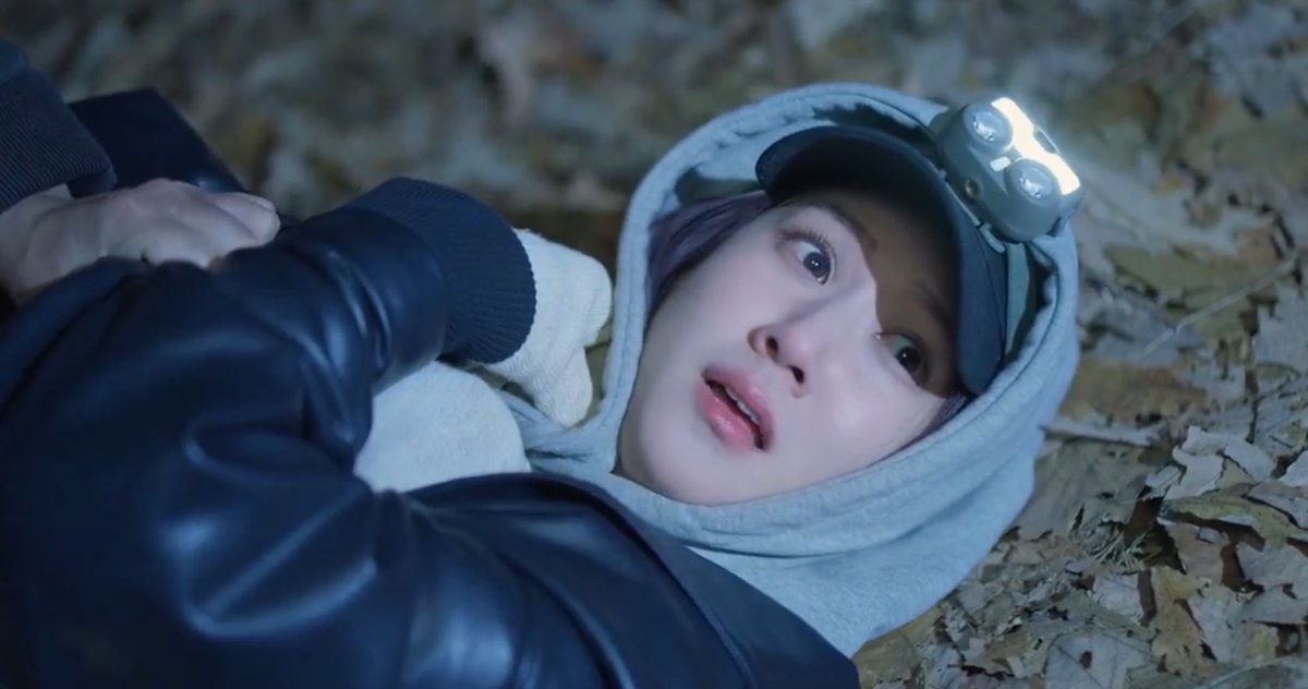 kenthusiastic10's tweet photo. Not even five minutes in, and I was already sold on #SpookyInLove. A first meeting scuffle and misunderstanding between the leads is a promising start, but I’m most excited for the paranormal cases and helping ghosts find peace. #SpookyInLoveEp1 #ParkEunbin #YangSejong https://t.co/ZKPkyPF1Yd