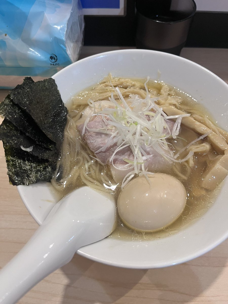 Sentinel0921's tweet photo. 金山で仕事の打ち合わせと飲み会あり
最後の〆のラーメン🫰
旨みツヨツヨラーメン美味かった😋 https://t.co/a0rolaEtFC