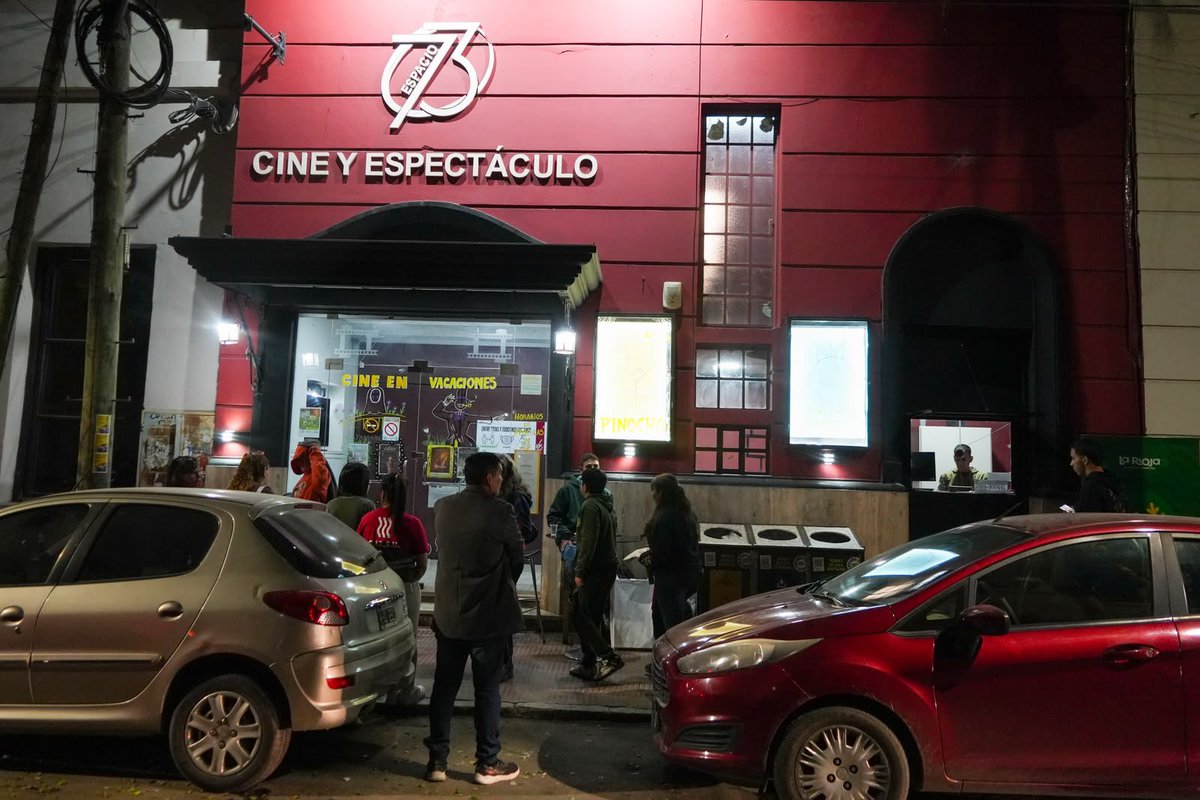 Munilarioja's tweet photo. ¡GRACIAS POR SUMARTE AL ECOCINE! 🎬♻️

Este jueves nos encontramos en Espacio 73 para vivir una jornada diferente junto a la Secretaría de Cultura de la Provincia. 🏛️

¡Cambiamos reciclables por entradas gratis y disfrutamos de Pinocho y La Princesa Mononoke a sala llena! 🍿🍿 https://t.co/hInmYxW9kv