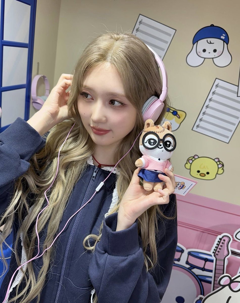 gaeulchive's tweet photo. —  🐿️ 250523 Instagram update https://t.co/WeygOnDgRI
