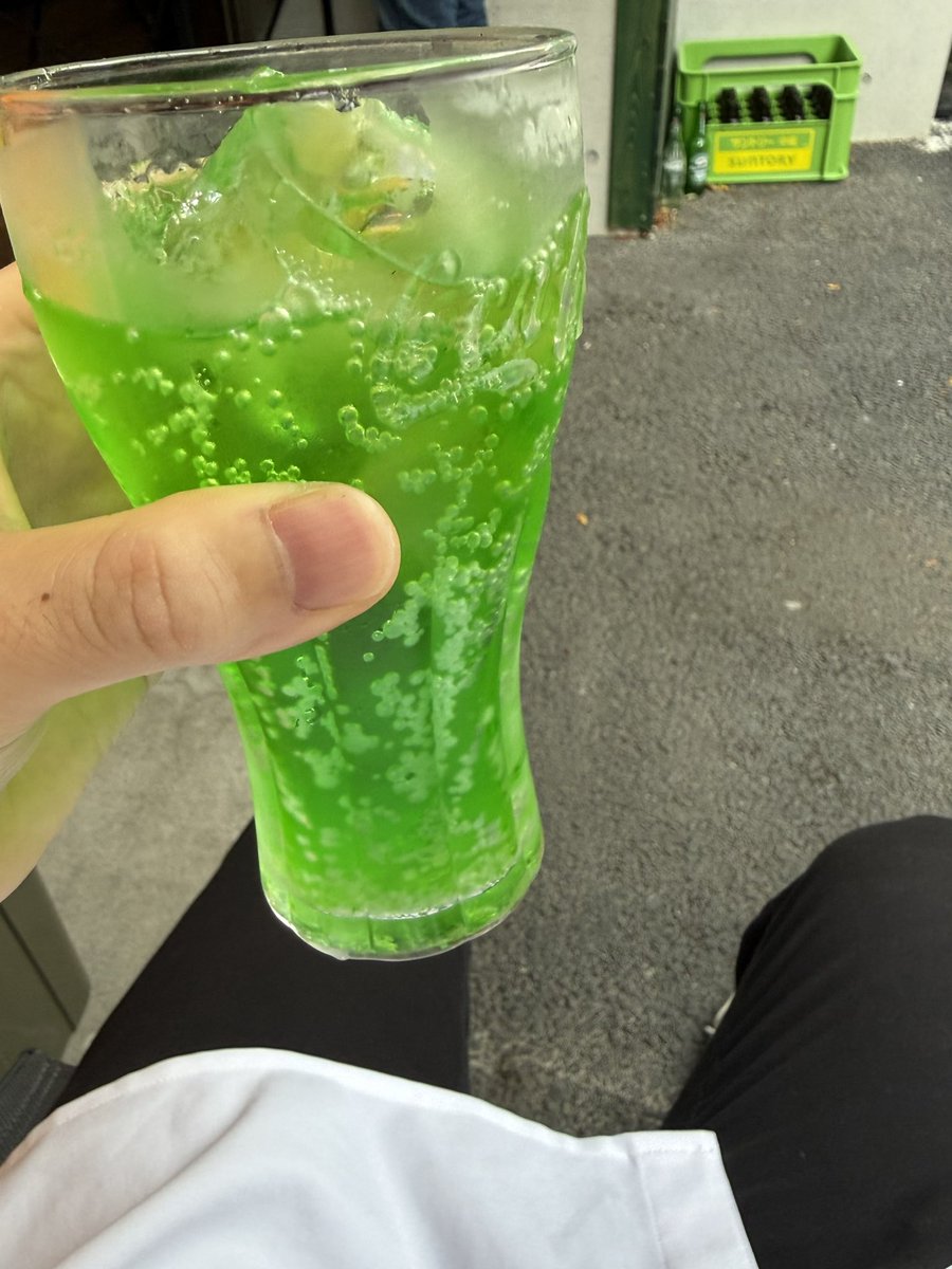 はる tweet media